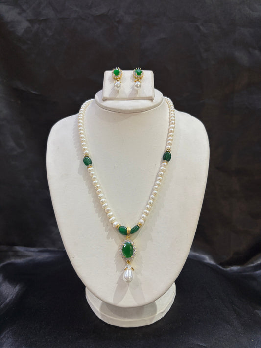 Freshwater Pearl Necklace Set with Emerald Green Pendant – Code 50018
