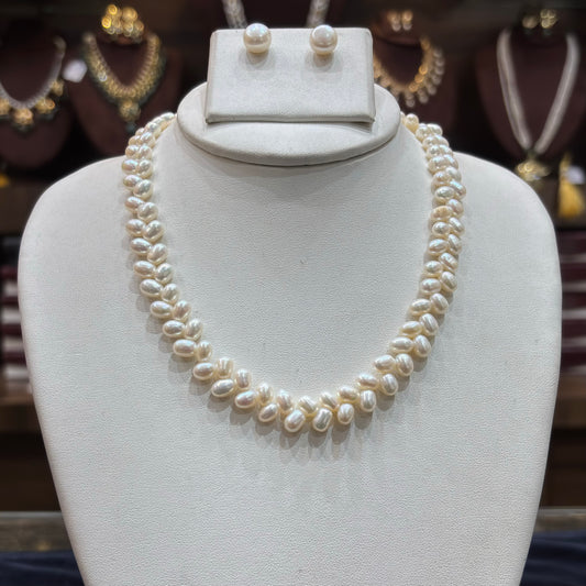 Delicate Pearl Collar Necklace