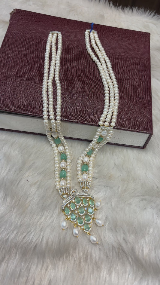Emerald Glow Pearl Necklace Set