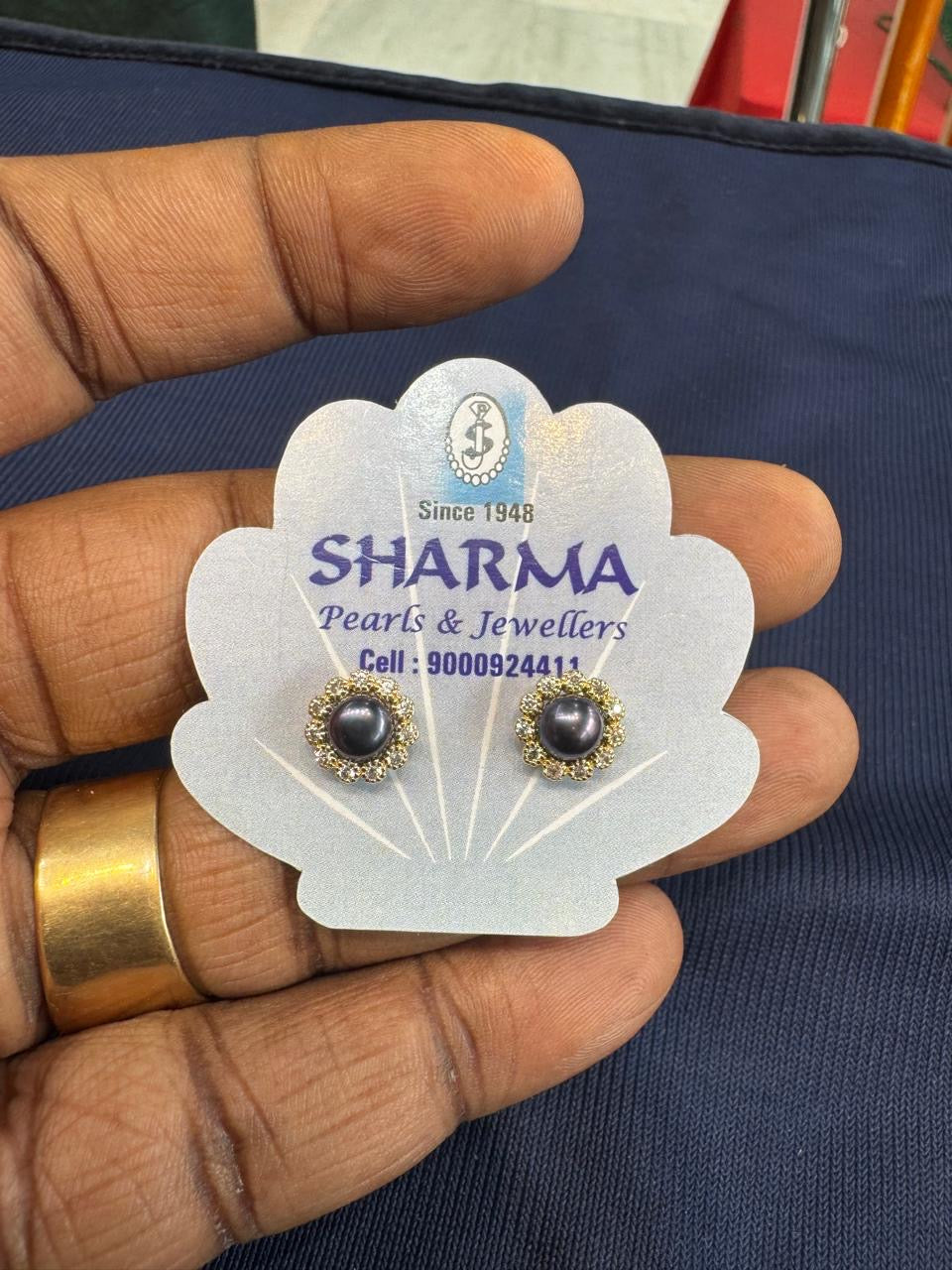 Black Pearl Floral Stud Earrings – Code 7004