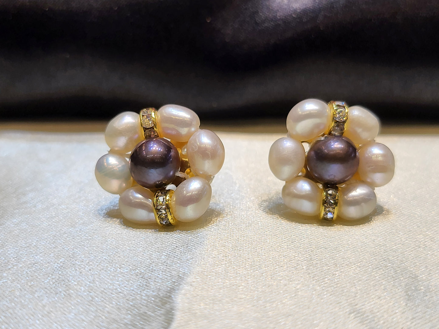 Everyday Pearl Flower Earrings