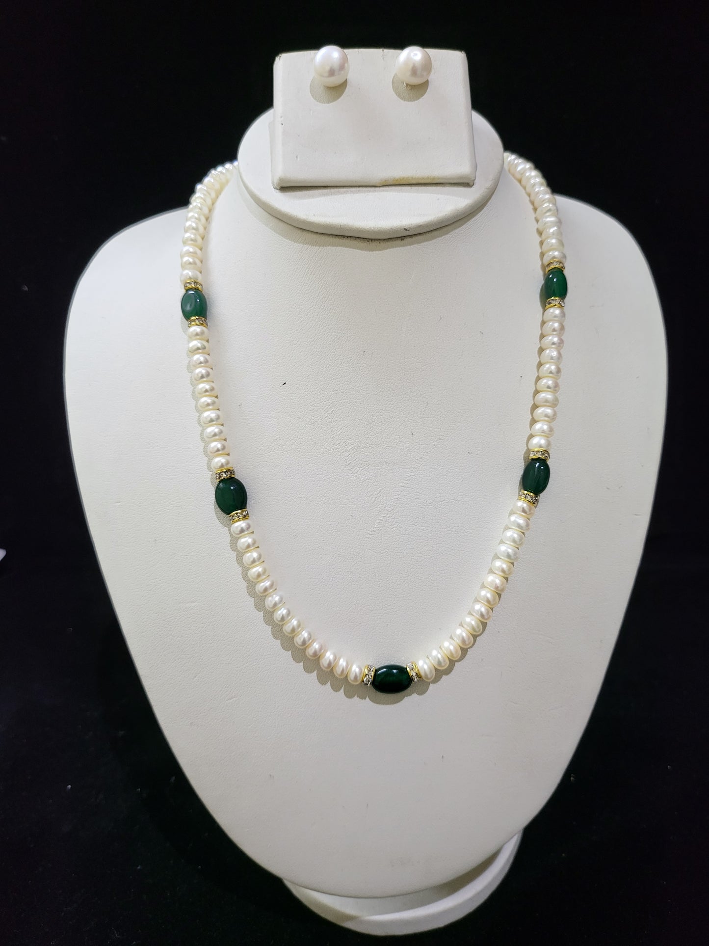 Single Layer Real Pearls Necklace | White pearls & green onax oval beads