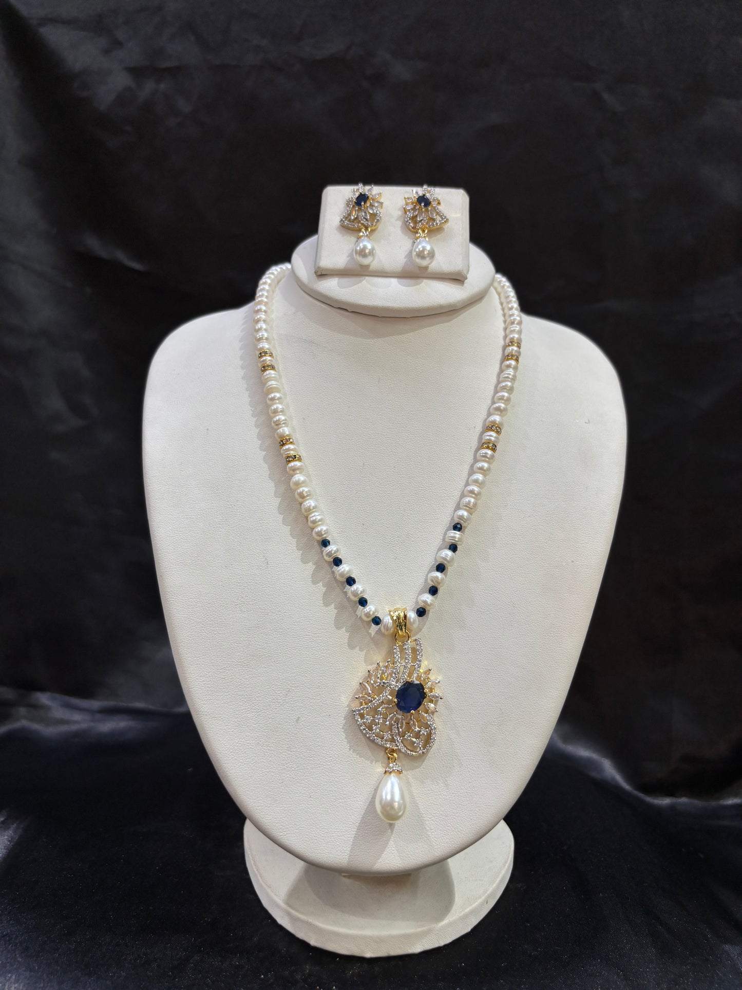 Pearl Necklace Set with Royal Blue Stone Designer Pendant & Earrings – Code 50040