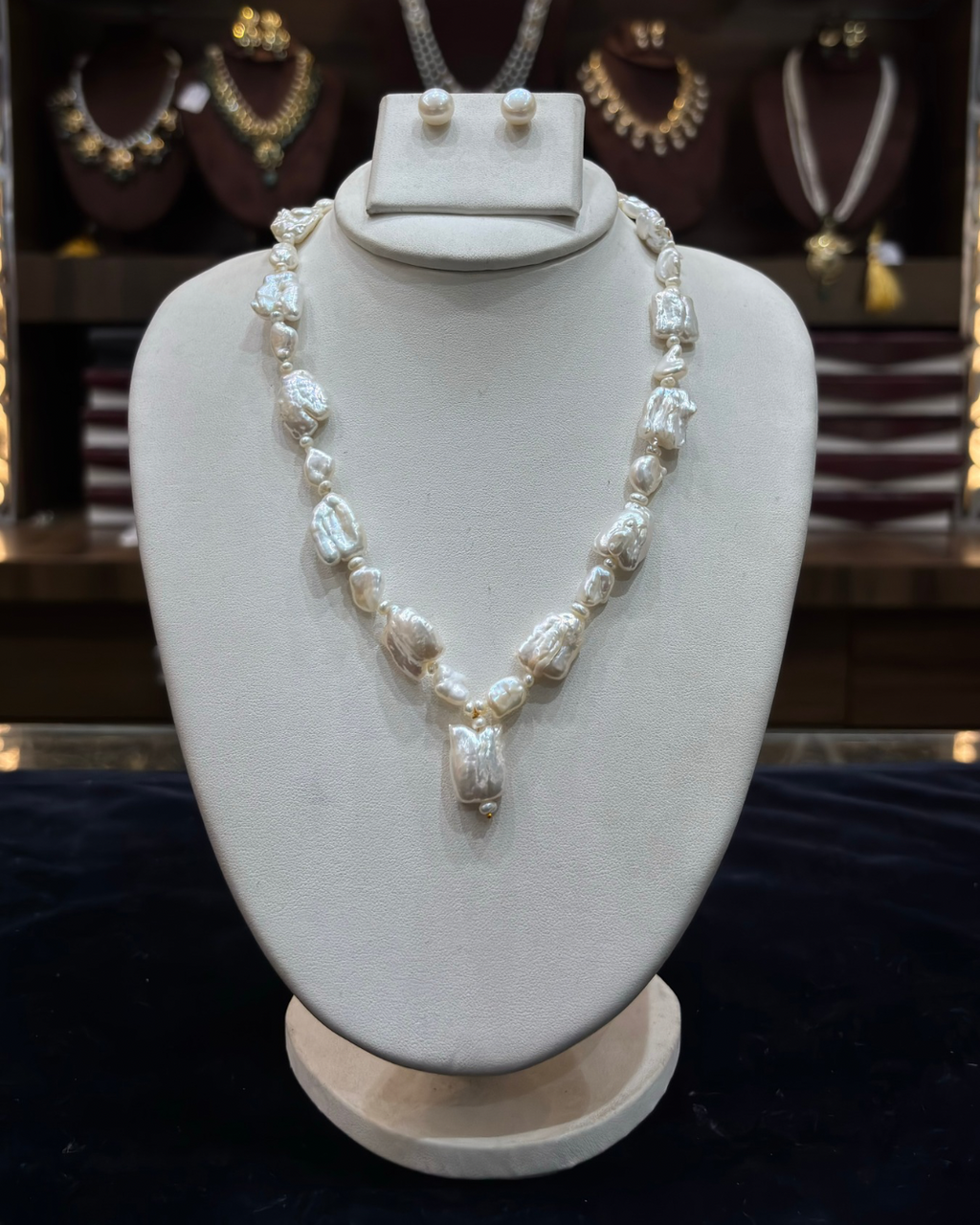 Baroque Pearl Pendant Necklace