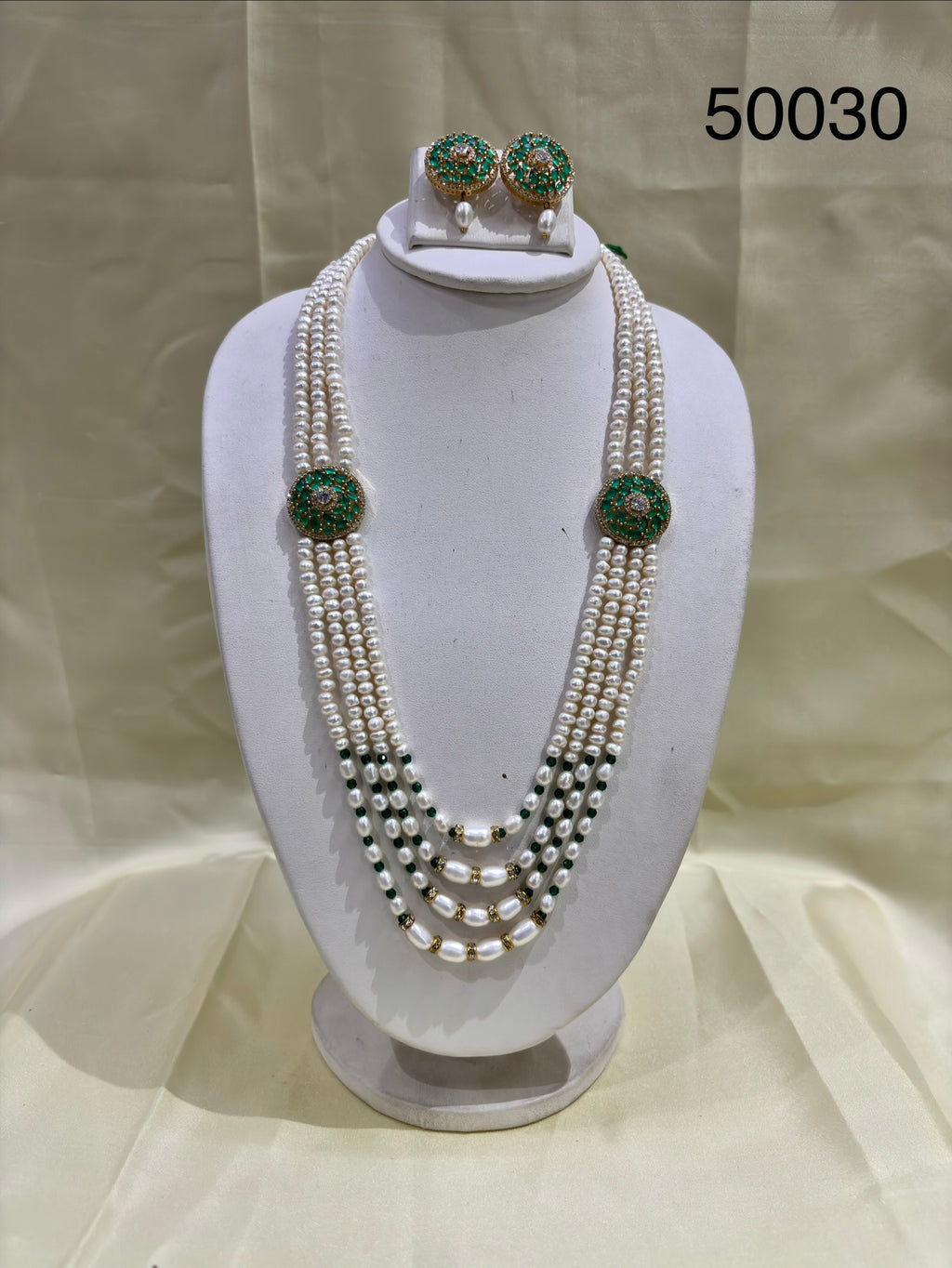 Green Pearl Multi-Strand Necklace Set with Emerald-Coloured Floral Motifs