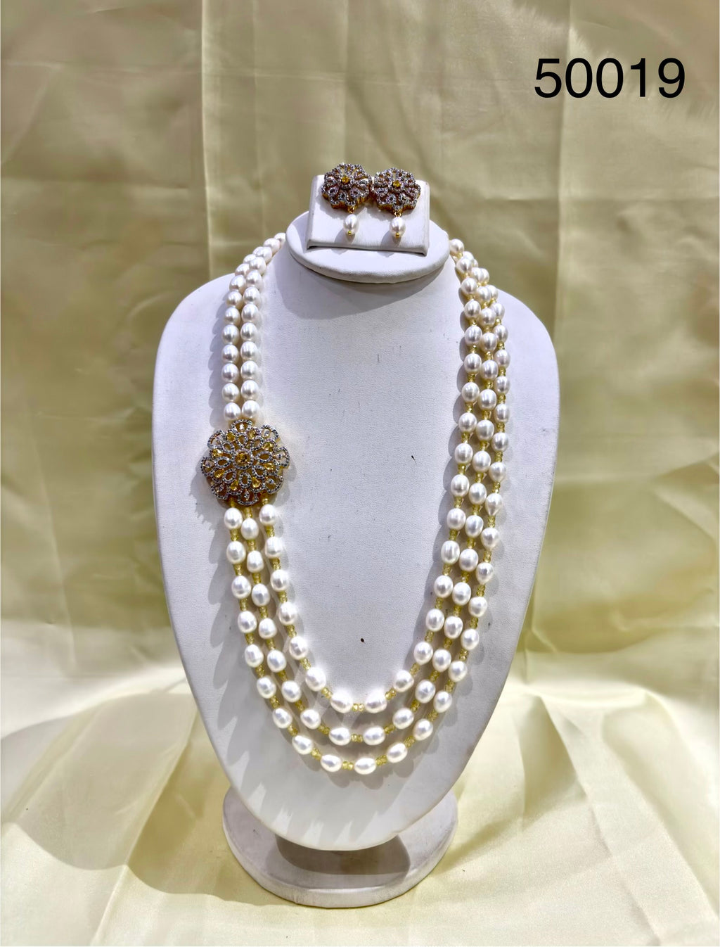 White Freshwater Pearl Multi-Strand Necklace Set | 50019