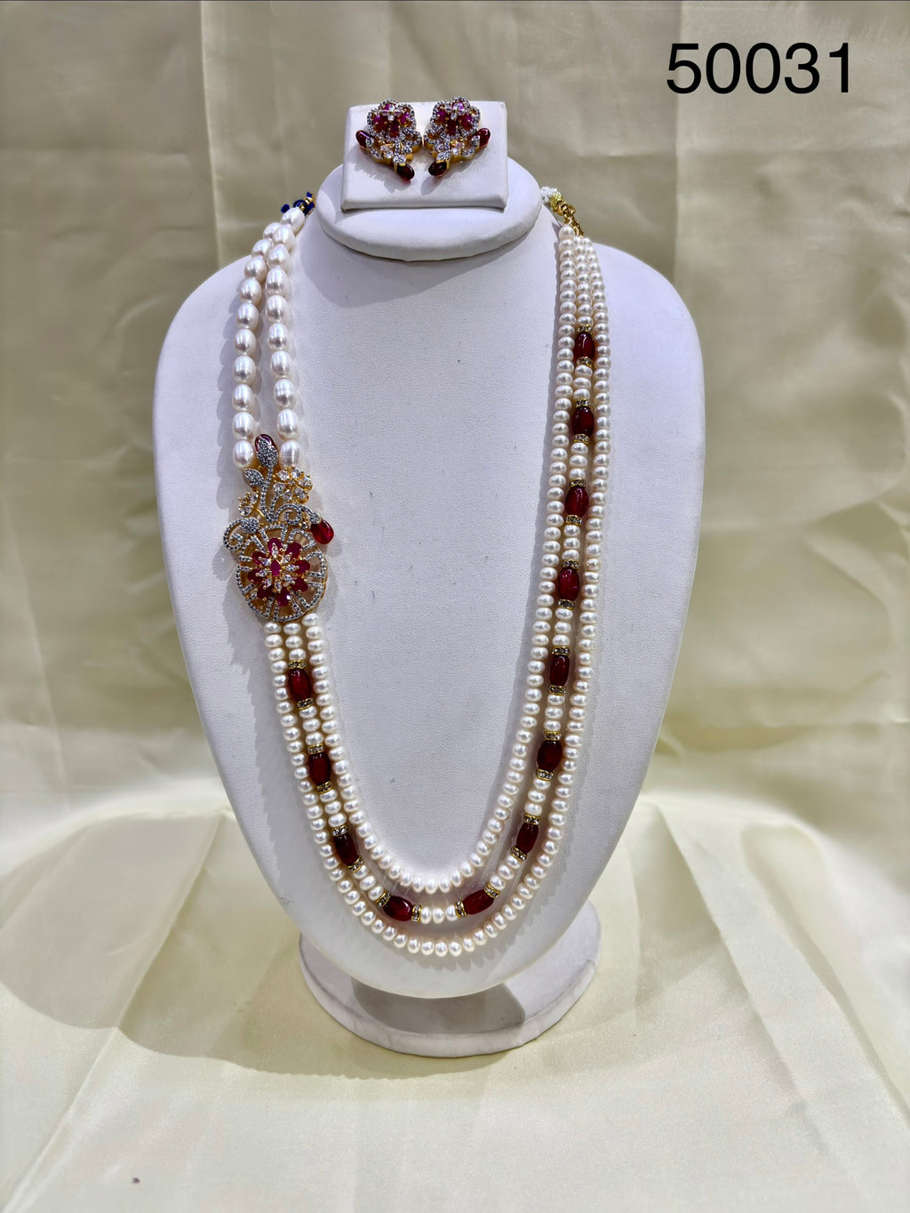 Red Pearl Multi-Strand Necklace Set with Designer Floral Pendant
