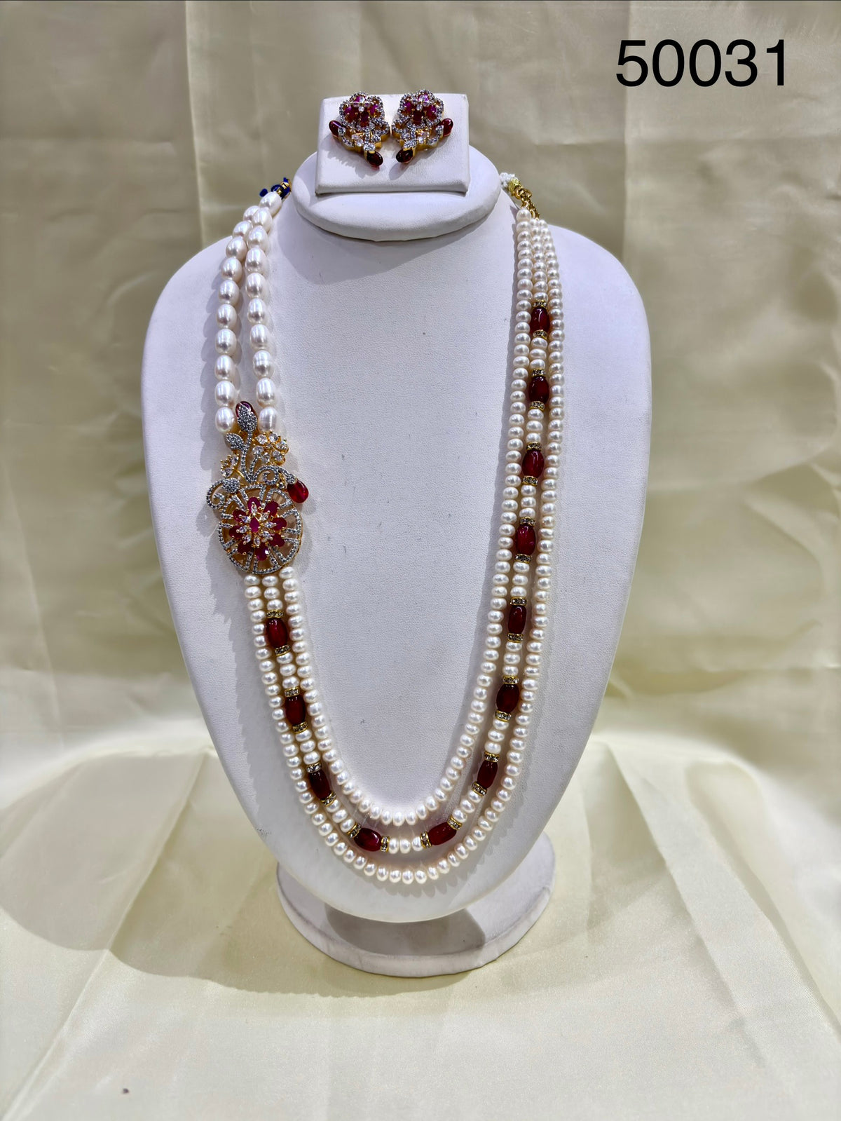 Red Pearl Multi-Strand Necklace Set with Designer Floral Pendant