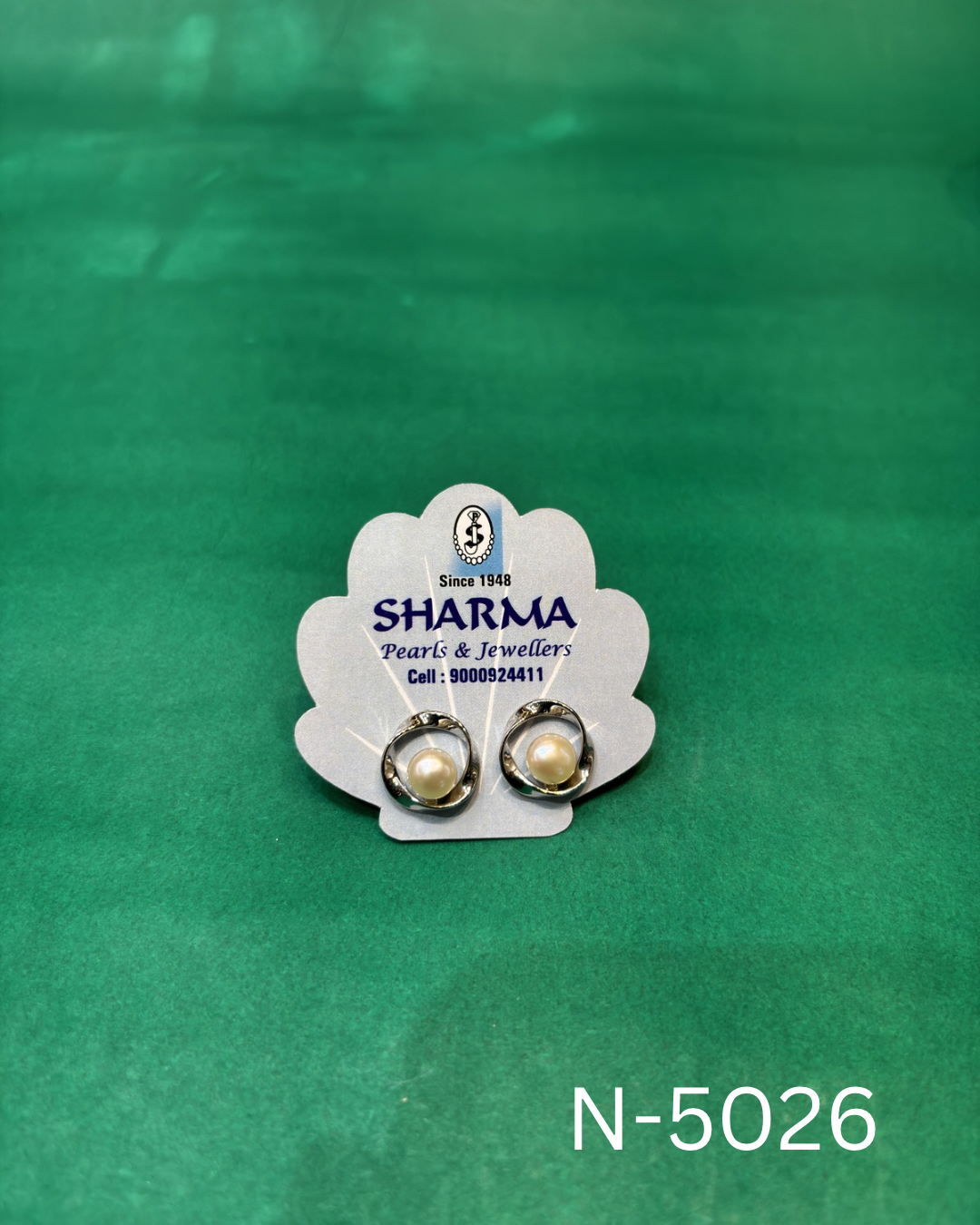 Modern Freshwater Pearl Circle Stud Earrings
