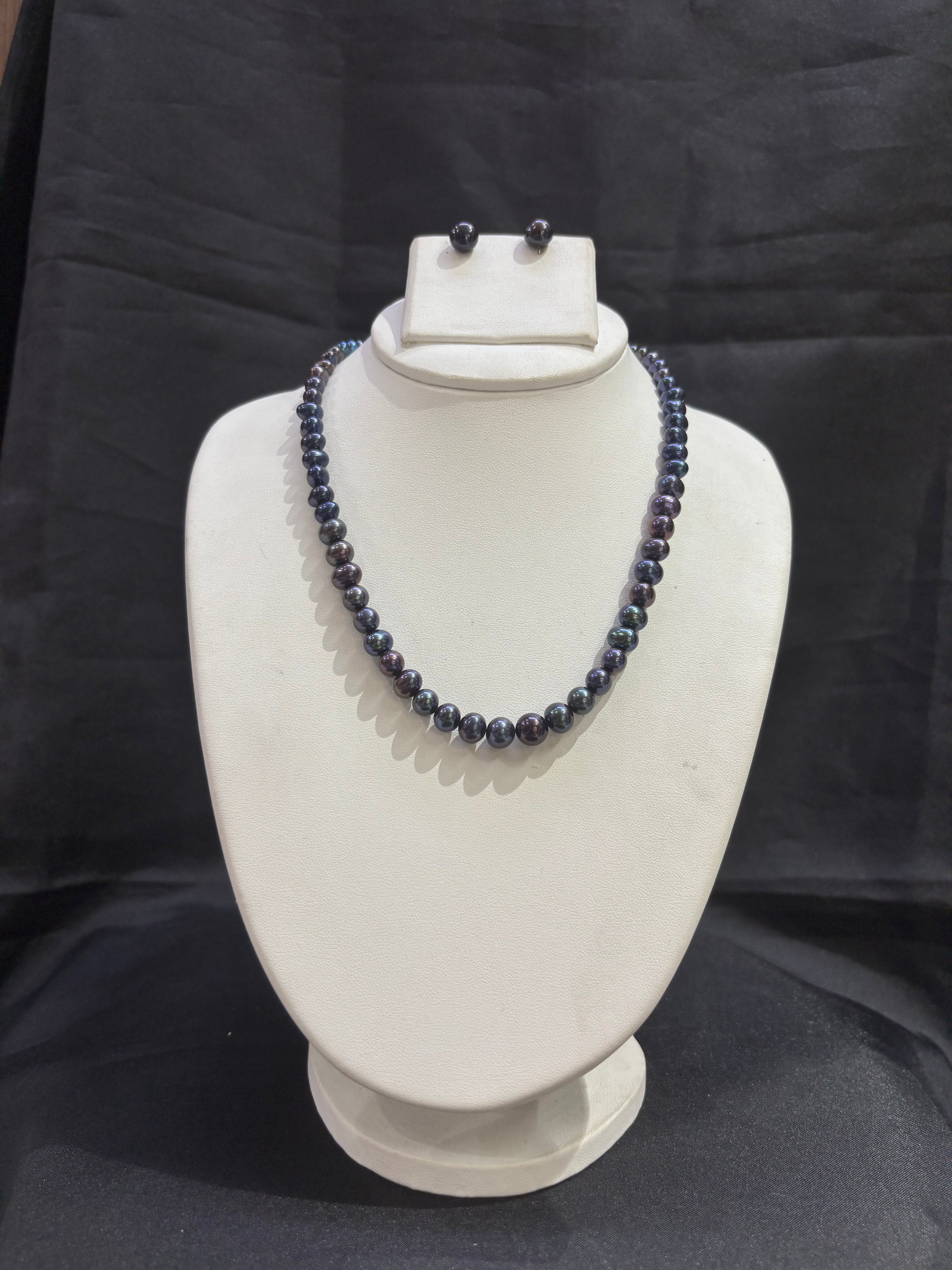 Black Pearl Classic Necklace Set