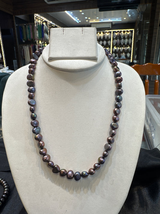 Dark rainbow pearl necklace