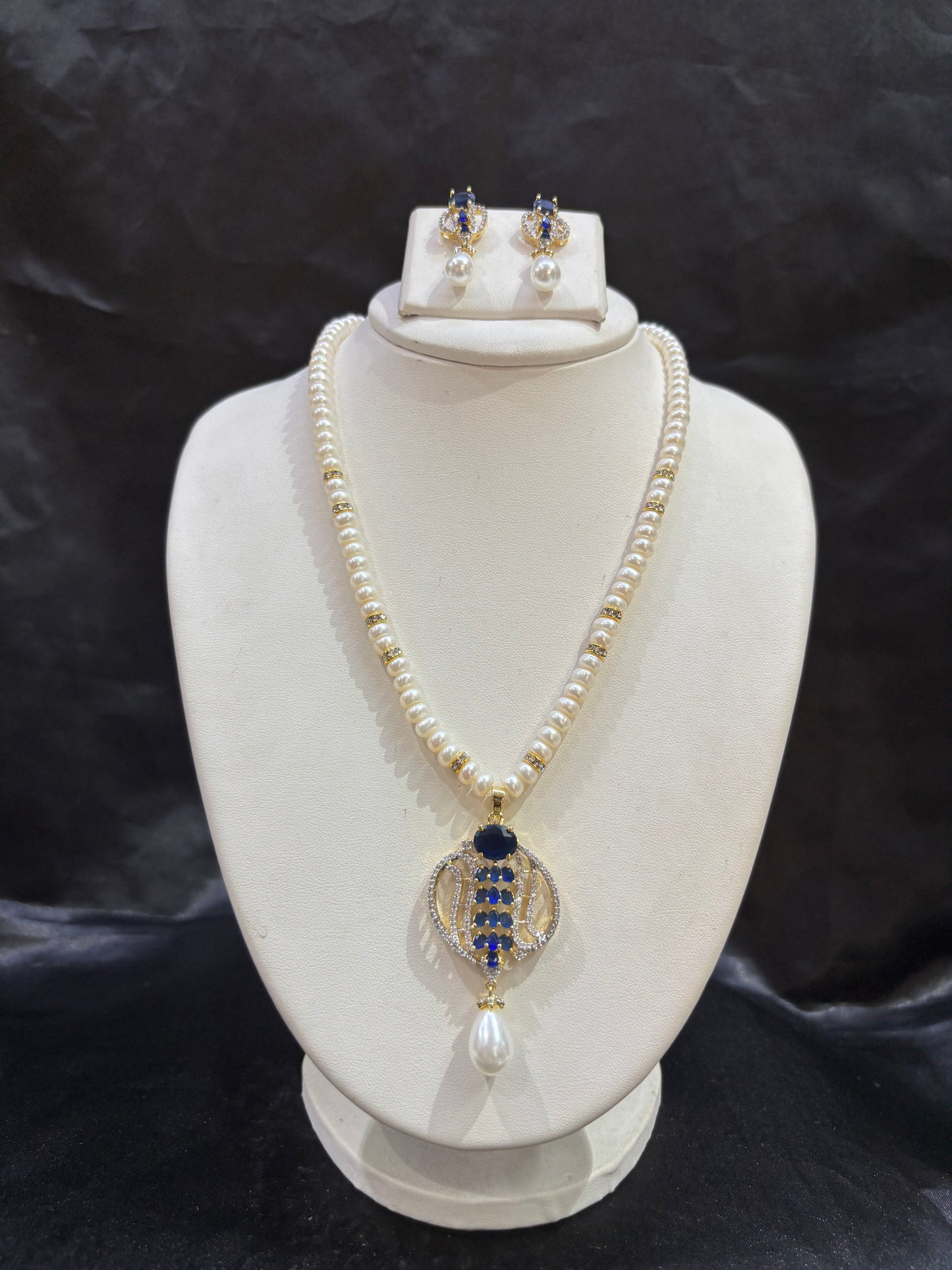Freshwater Pearl Necklace Set with Royal Blue Designer Pendant – Code 50028
