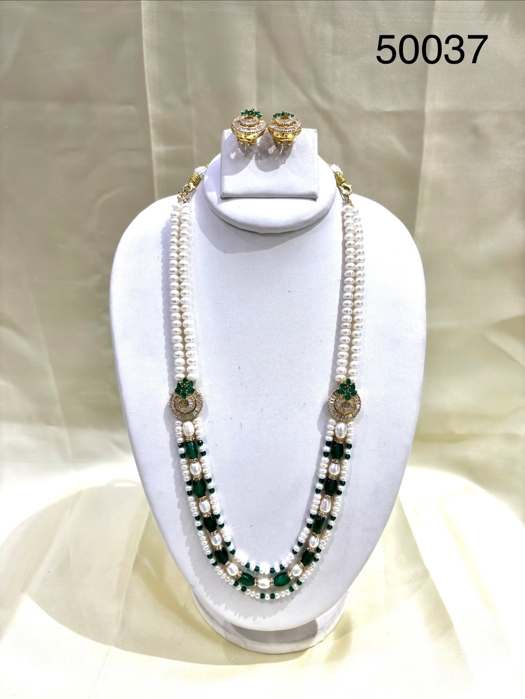 Green Pearl Multi-Strand Necklace Set with Designer Motif
