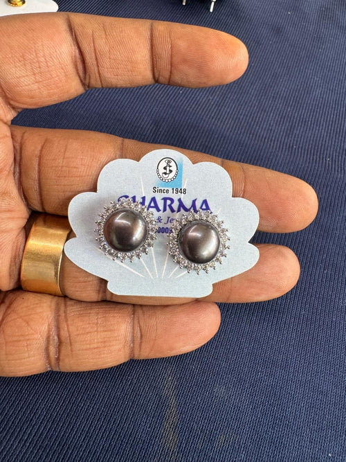 Black Pearl Silver Stud Earrings – Code 7023