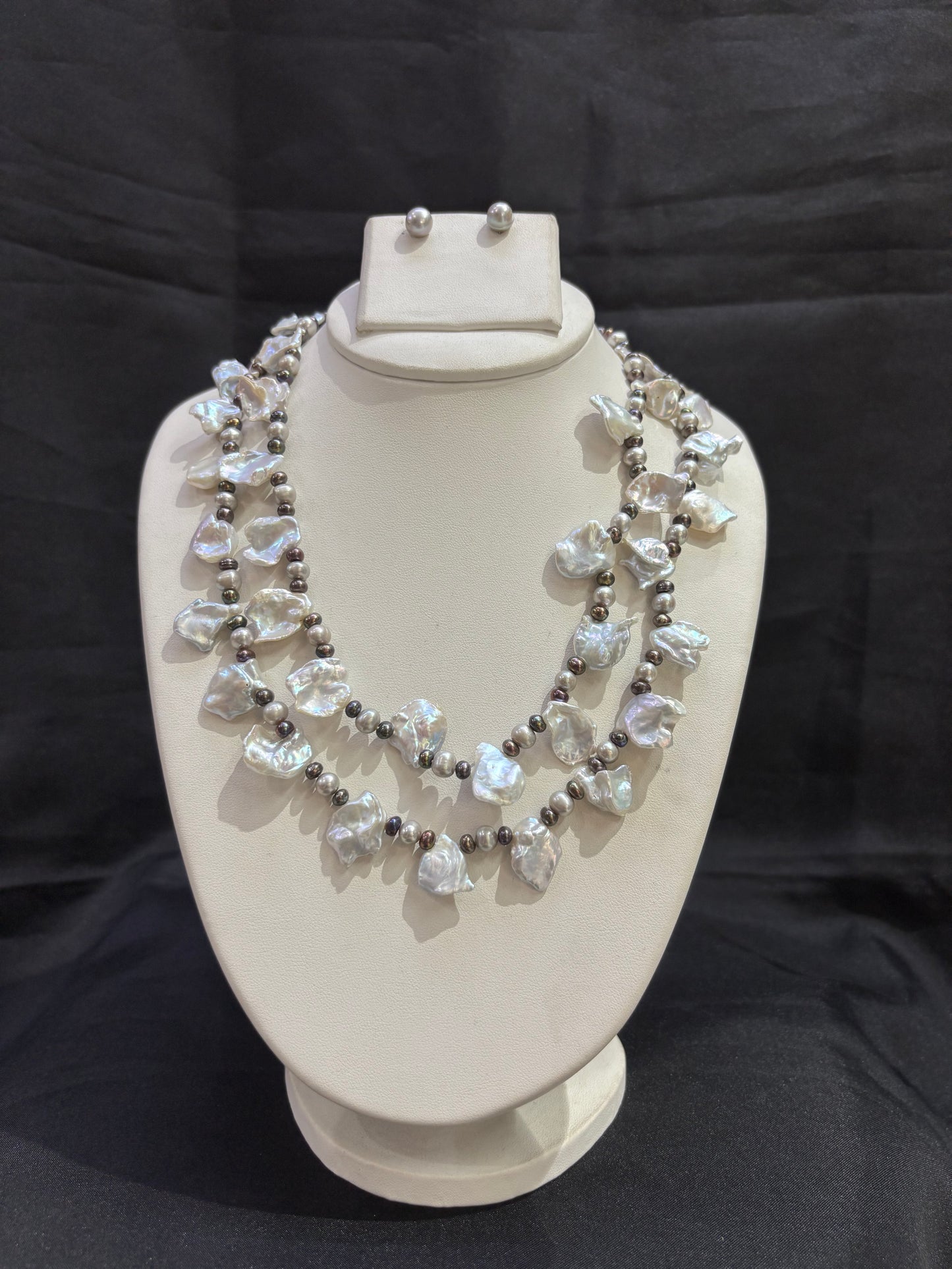 Multi-Layer Baroque Pearl Necklace Set – Code 50067