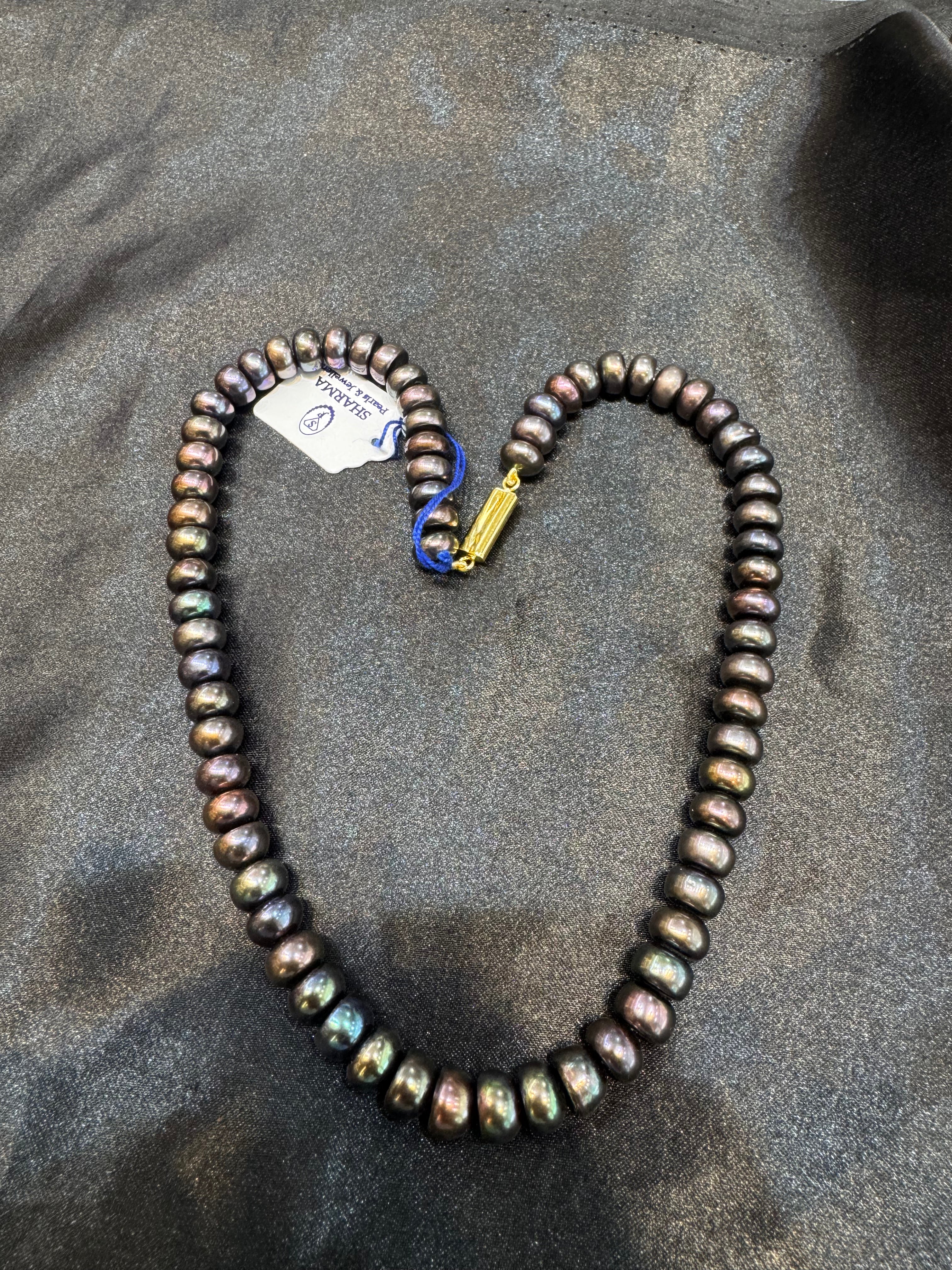 Black pearl necklace