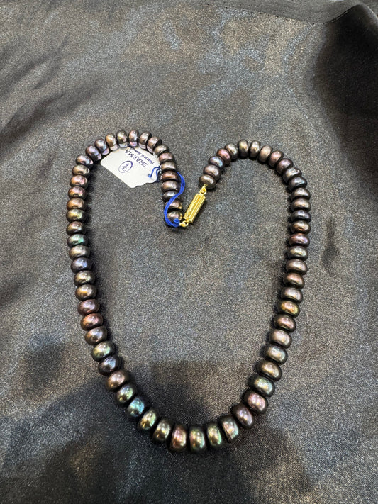 Black pearl necklace