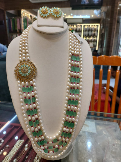 Pearl side pendent tale green