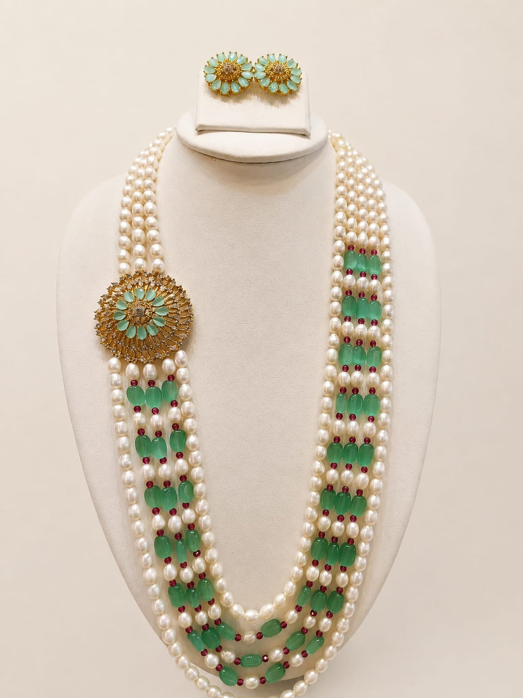Pearl side pendent tale green