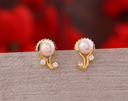 Less is More Stud Earrings | Freshwater Real Pearls