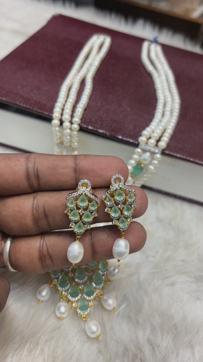 Emerald Glow Pearl Necklace Set