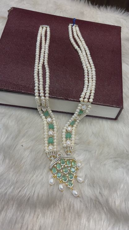 Emerald Glow Pearl Necklace Set