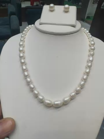 Single layer oval grading necklace