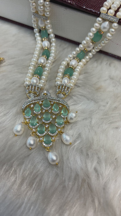 Emerald Glow Pearl Necklace Set