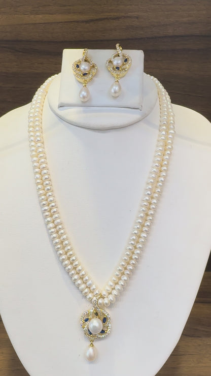 Simple pearl set