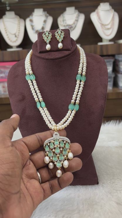 Emerald & Pearl Double Layer Necklace Set