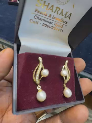 Pearl drop earring