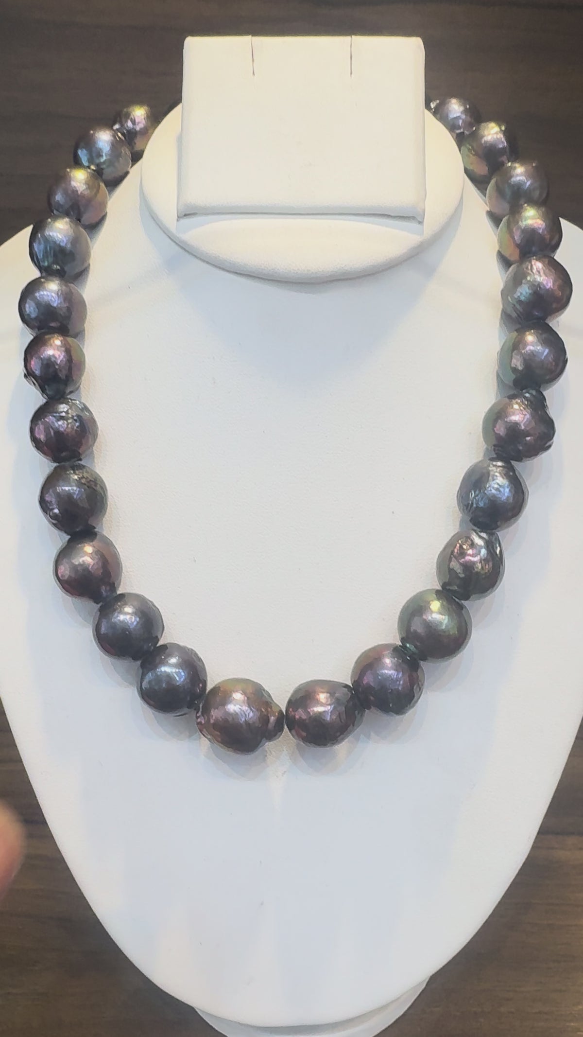 Baroque round pearl necklace premium